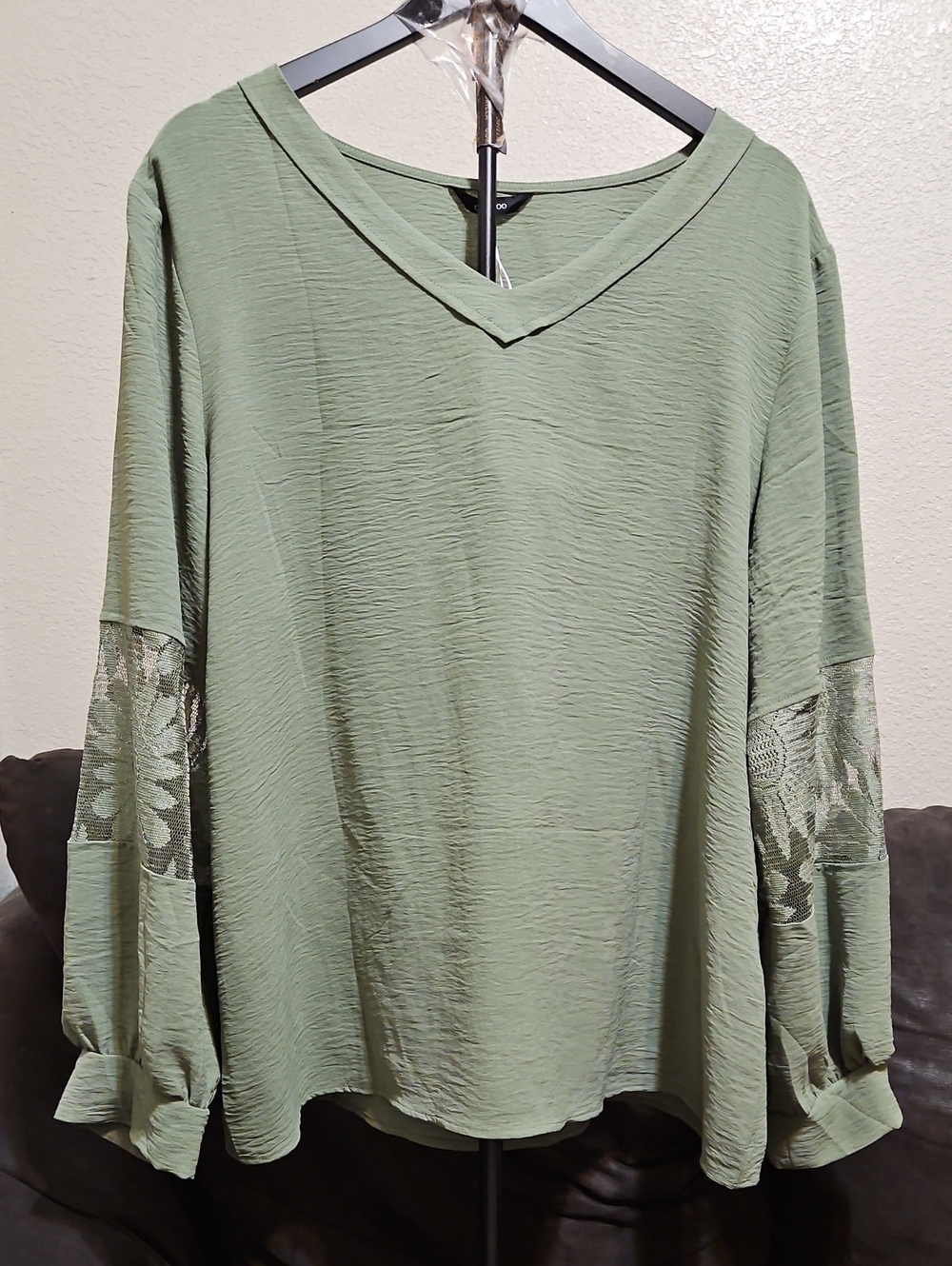 Women's Sage Green V‑Neck Lace Sleeve Top
